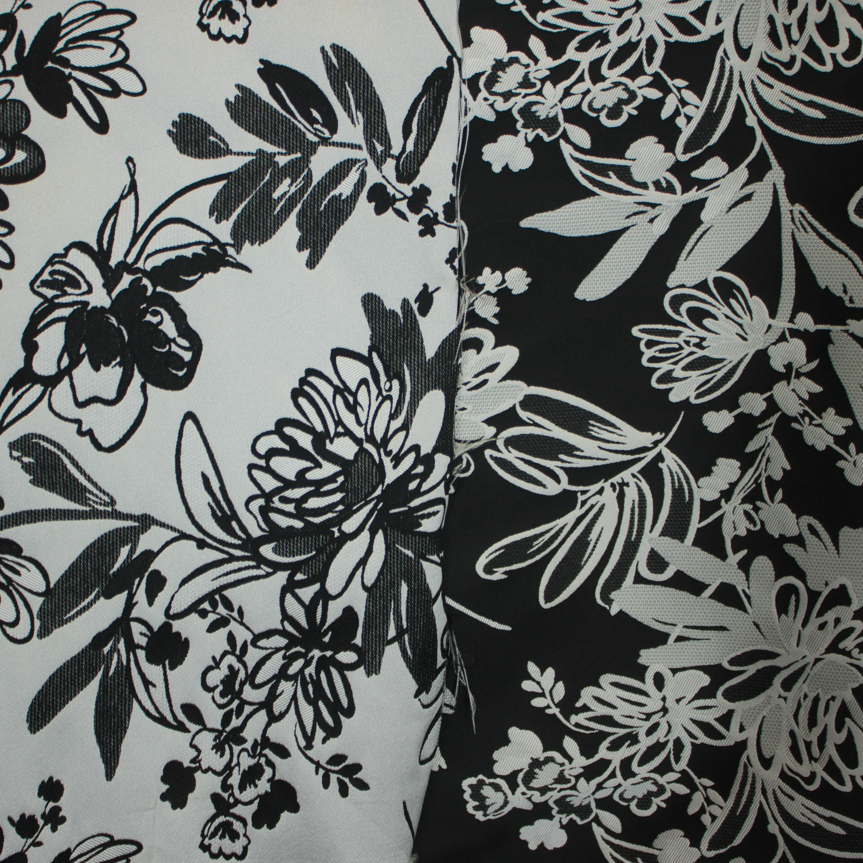 Jacquard mikado wit/zwart double face - Lorré
